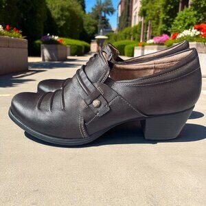 Naturalizer Brown Heeled Loafers SZ 9.5M Comfort Work Shoes Slip On Faux Leather